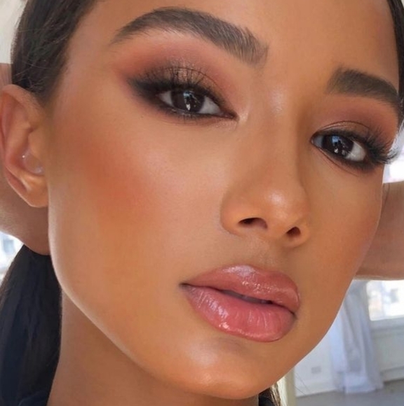 Clinique Chubby Stick Cream Eyeshadow in Fuller Fudge (Metallic Shimmer Brown) - Picture 8 of 17